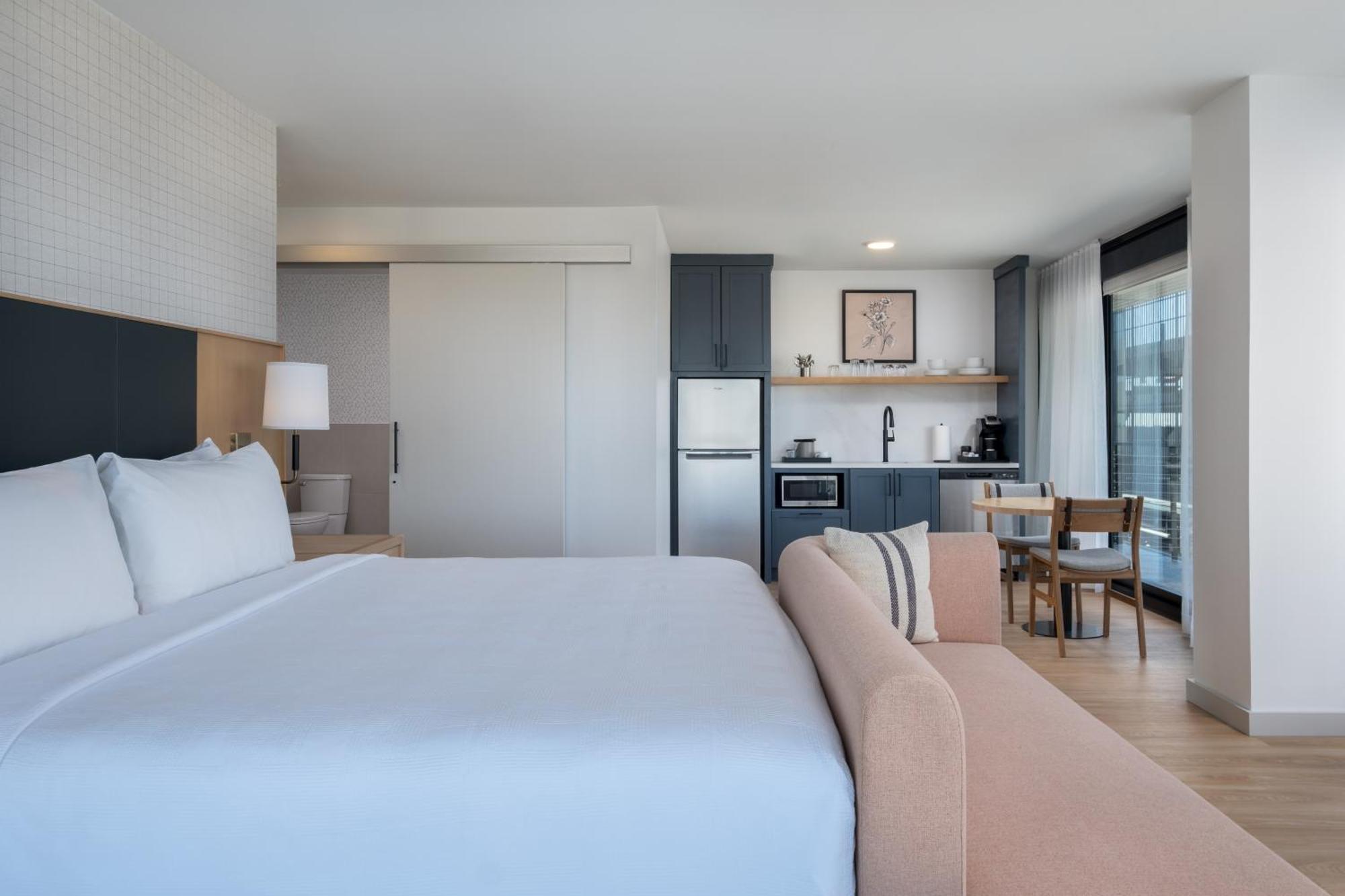 Denizen Hotel McKinney Bagian luar foto