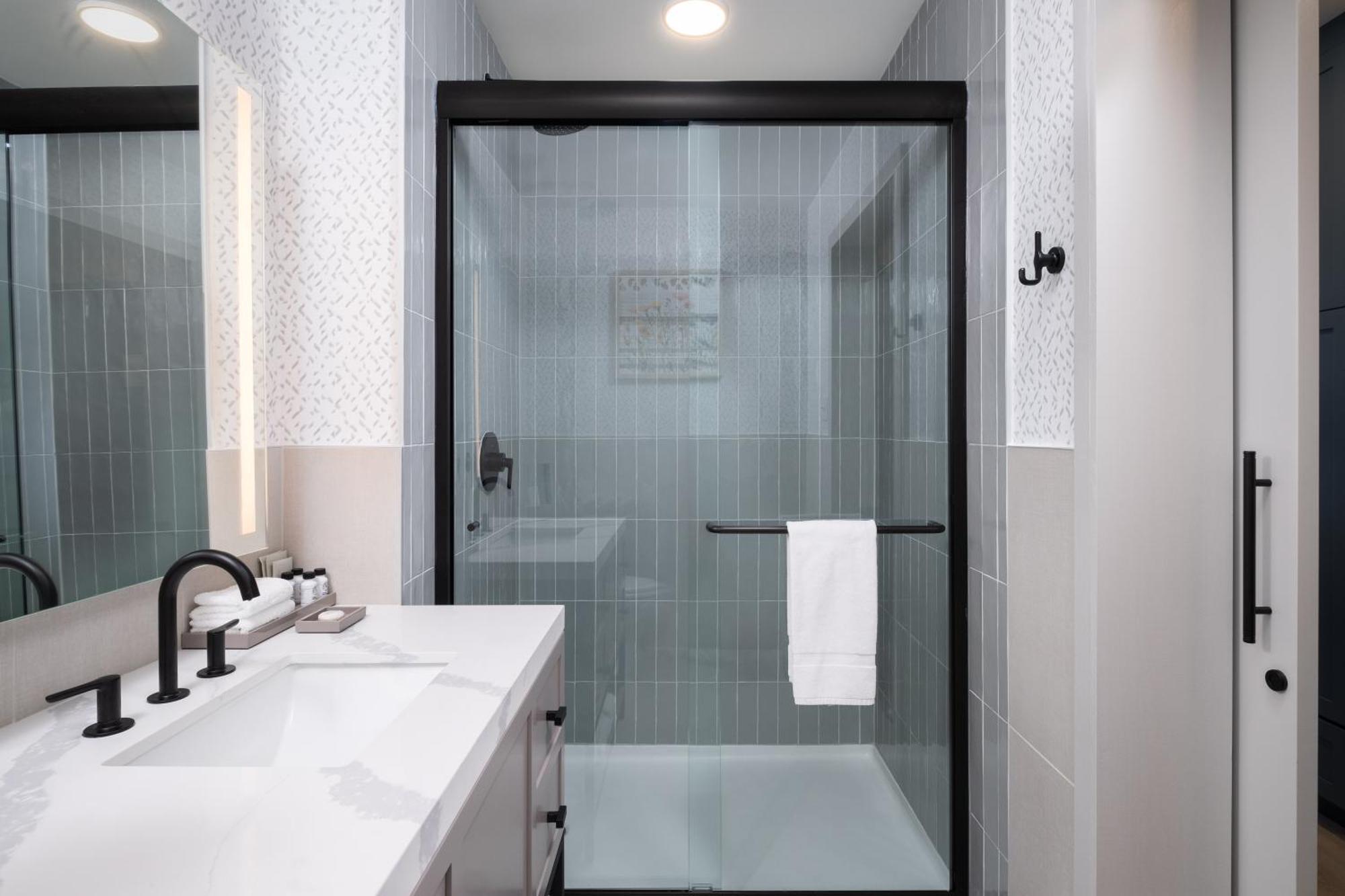 Denizen Hotel McKinney Bagian luar foto